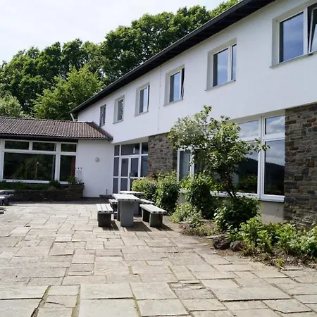 Schullandheim Kronenburg Gmbh Apartment *